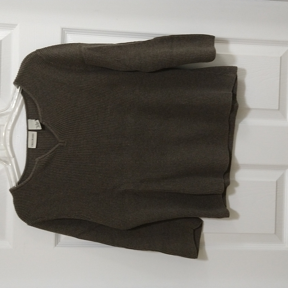 L, Grey  v-neck sweater.